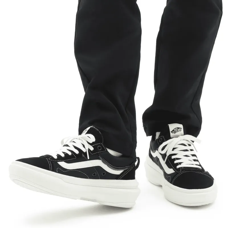 VANS Old Skool Overt Plus Comfycush Zwart (VN0A4BVL1KP)