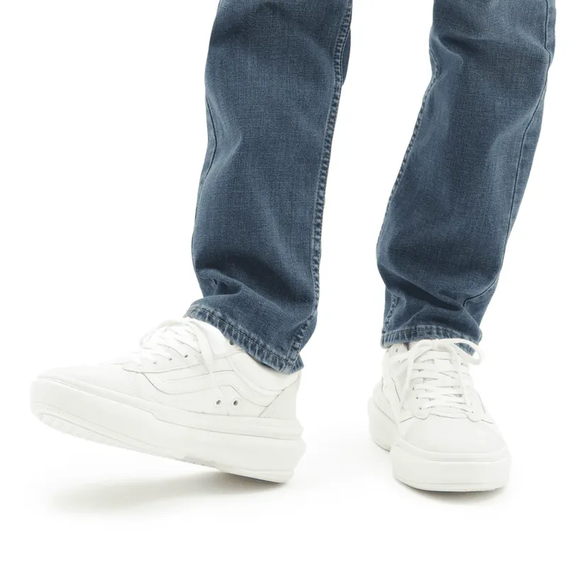 VANS Old Skool Overt Plus Comfycush Wit (VN0A4BVLQC5)