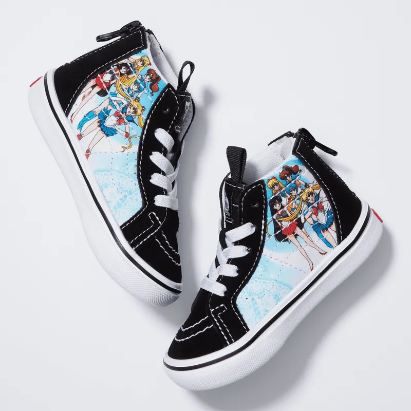VANS Vans X Pretty Guardian Sailor Moon Comfycush Sk8-hi Zip Zwart (VN0A4VJNSKQ)