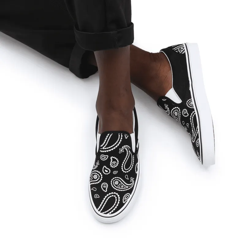 VANS Peace Paisley Classic Slip-on Zwart (VN0A5JMHB0E)