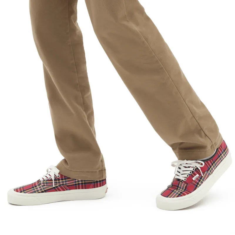 VANS Authentic 44 Dx Rood (VN0A5KX4RGR)
