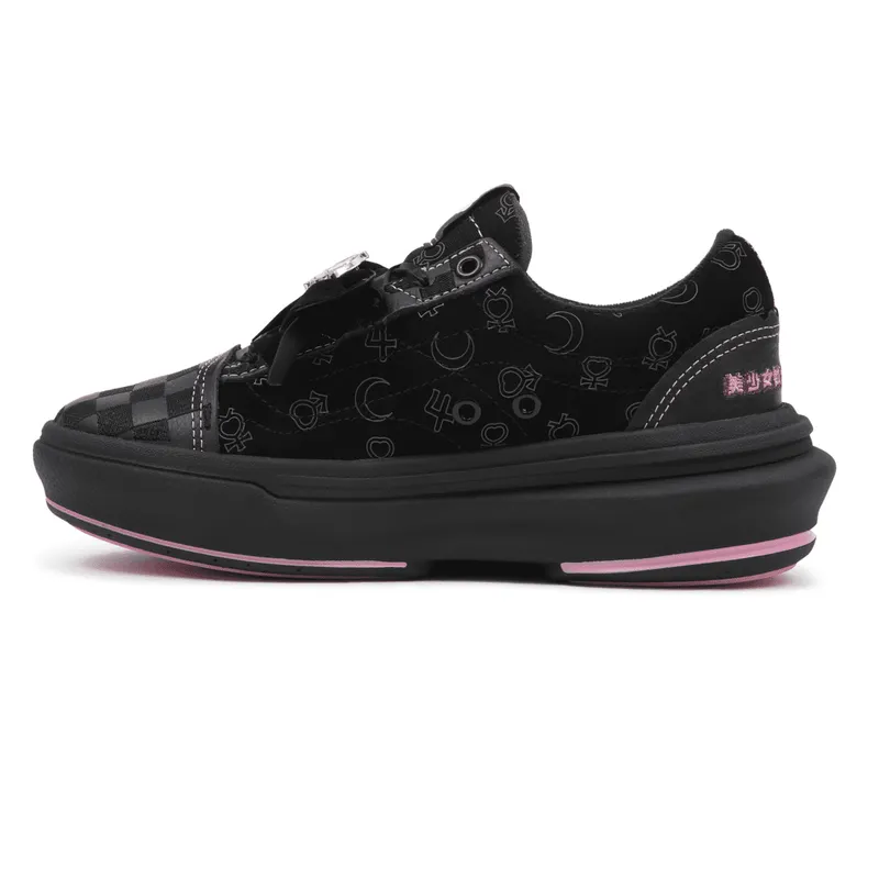 VANS Vans X Pretty Guardian Sailor Moon Old Skool Overt Comfycush Zwart (VN0A7Q5EBKA)