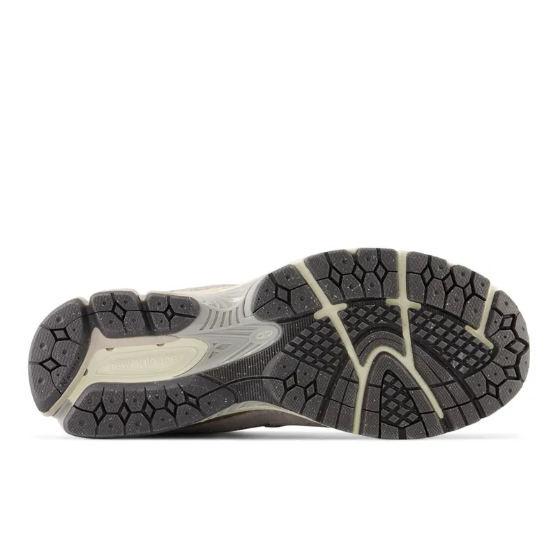 New Balance 2002R Rain Cloud / Angora / Sweet Caramel (M2002RV1-41770)