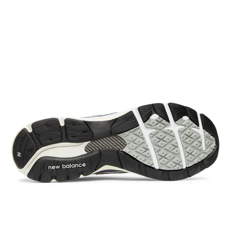 New Balance MADE in UK 920 Off White / White / Black (ML920V1-38211)