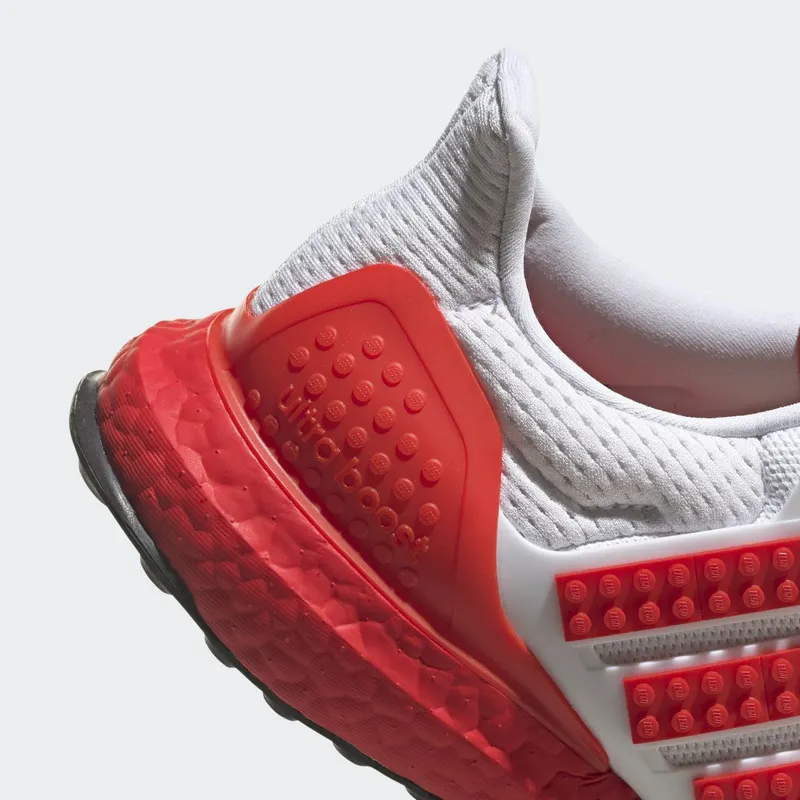 adidas adidas Ultraboost DNA x LEGO® COLORS Running Cloud White / Red / Core Black (GX2550)