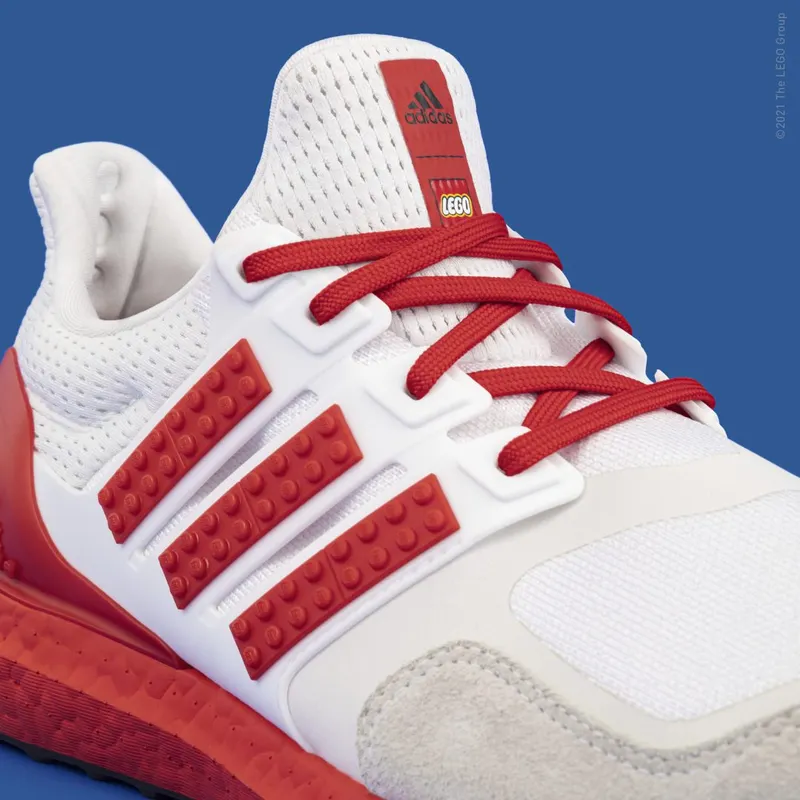 adidas adidas Ultraboost DNA x LEGO® COLORS Running Cloud White / Red / Core Black (GX2550)