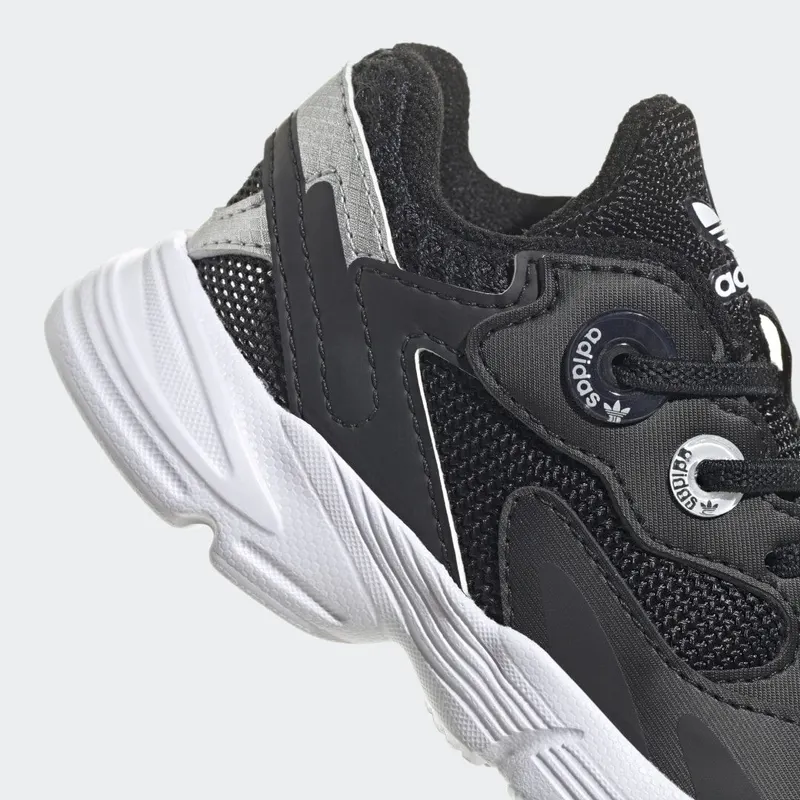adidas Astir Core Black / Core Black / Cloud White (GY6664)
