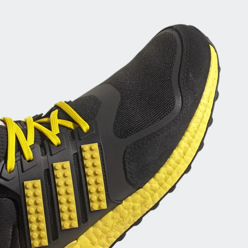 adidas adidas Ultraboost DNA x LEGOÂ® Colors Core Black / Yellow / Core Black (H67953)