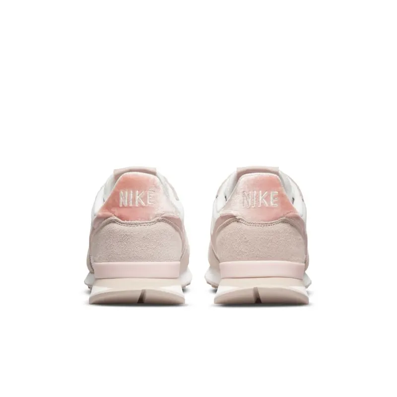 Nike Internationalist “Summit White” (DR7877-100)