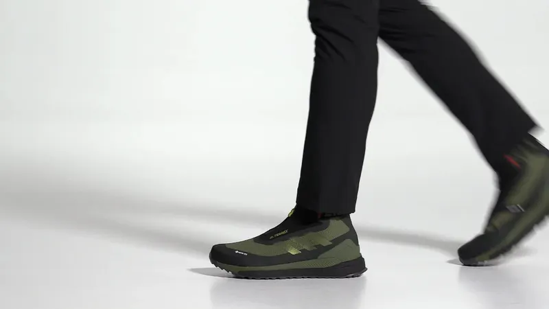 adidas Terrex Free Hiker COLD.RDY Hiking Focus Olive / Pulse Olive / Impact Orange (GY6757)