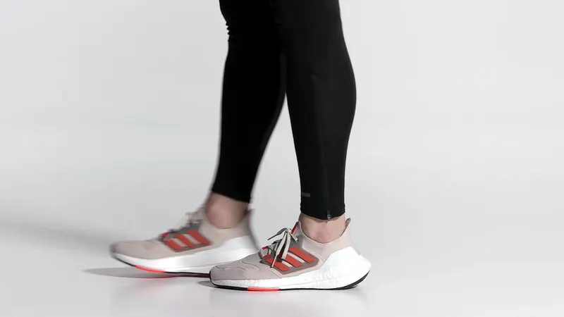 adidas Ultraboost 22 Aluminium / Impact Orange / Core Black (GX6643)