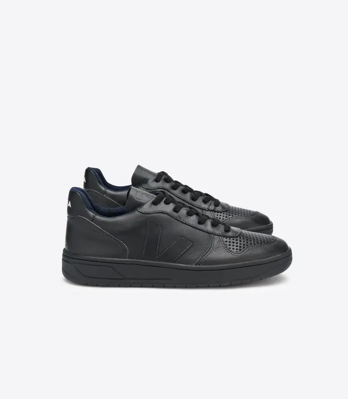 Veja V-10 BLACK BLACK SOLE (VX020001)