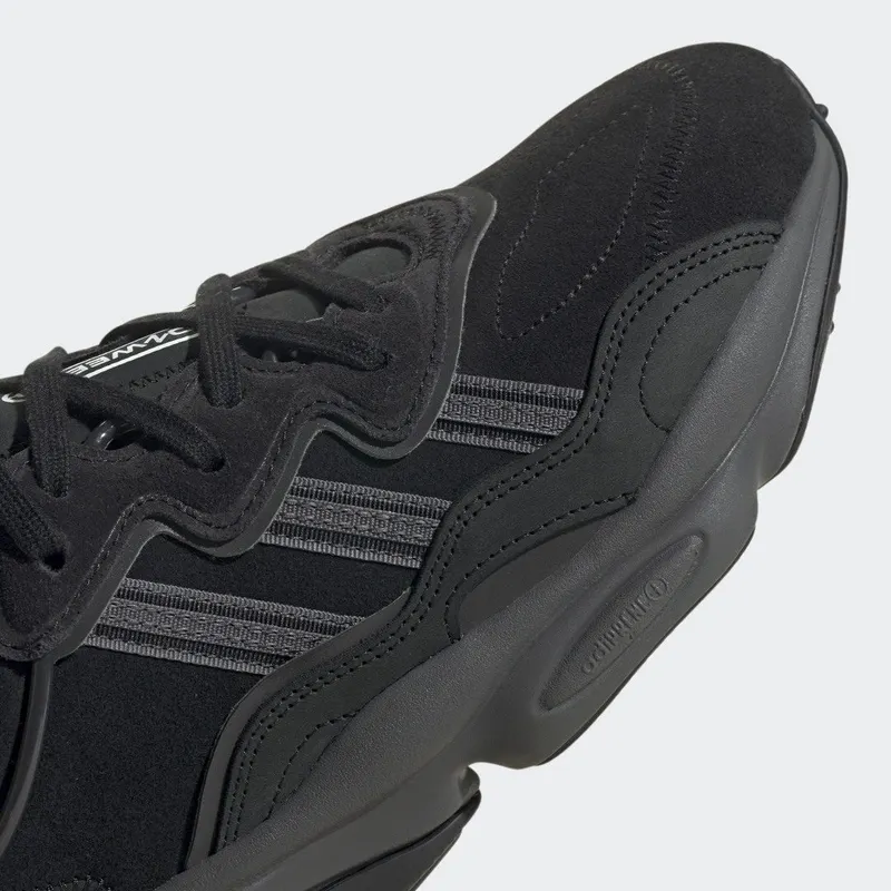 adidas OZWEEGO Core Black / Cloud White / Grey Six (GY6180)