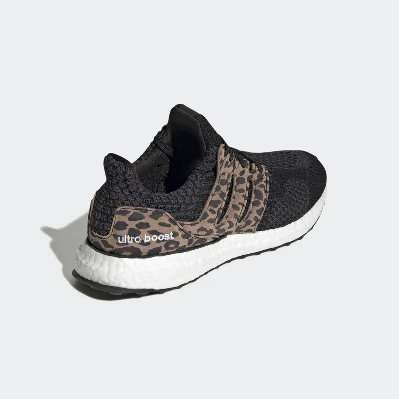 adidas Ultraboost 5.0 DNA Core Black / Core Black / Carbon (HP9558)