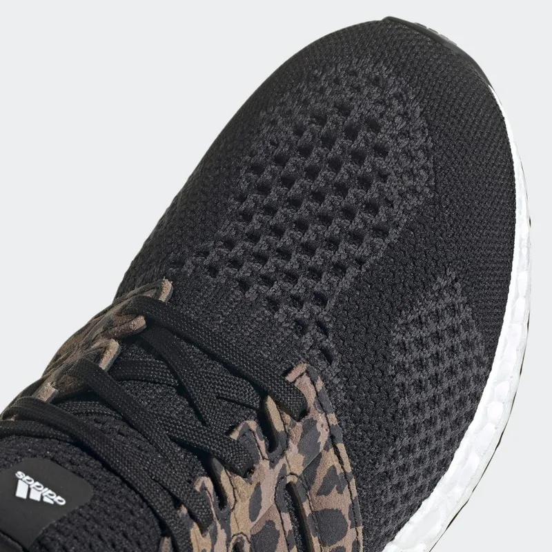 adidas Ultraboost 5.0 DNA Core Black / Core Black / Carbon (HP9558)