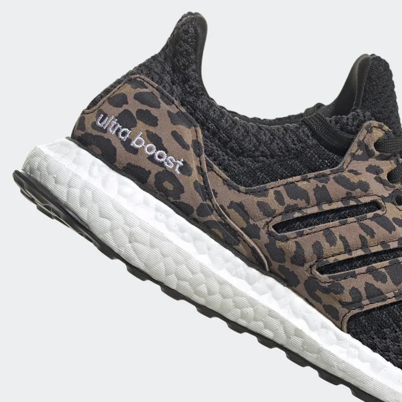 adidas Ultraboost 5.0 DNA Core Black / Core Black / Carbon (HP9558)