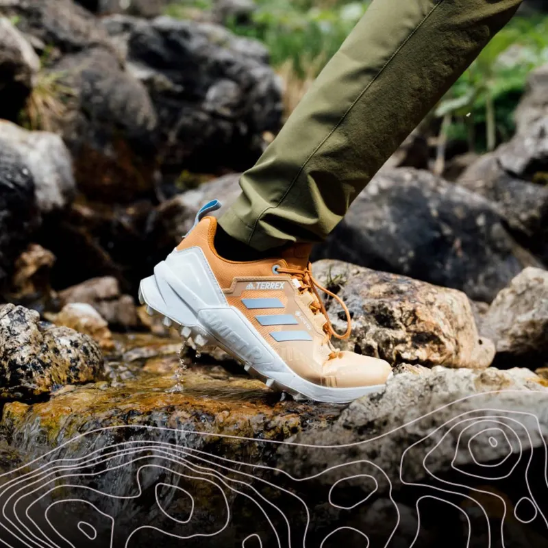 adidas TERREX SWIFT R3 GORE-TEX HIKING SCHOENEN Beige Tone / Ambient Sky / Halo Blue (FZ3012)