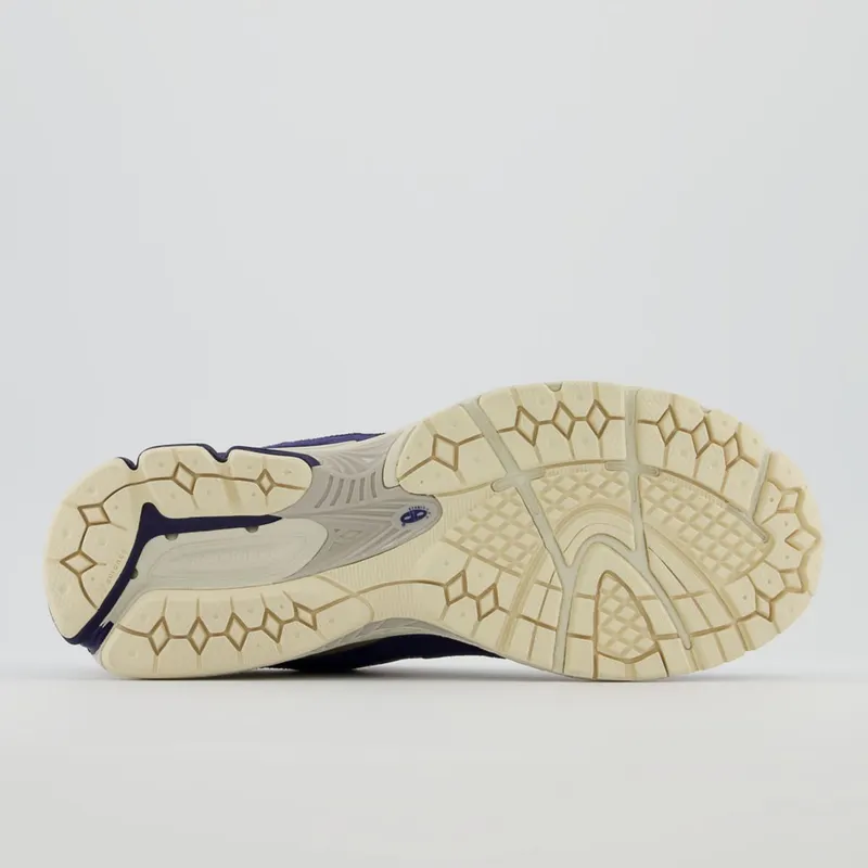 New Balance 2002R Light Cream Purple (M2002RG)