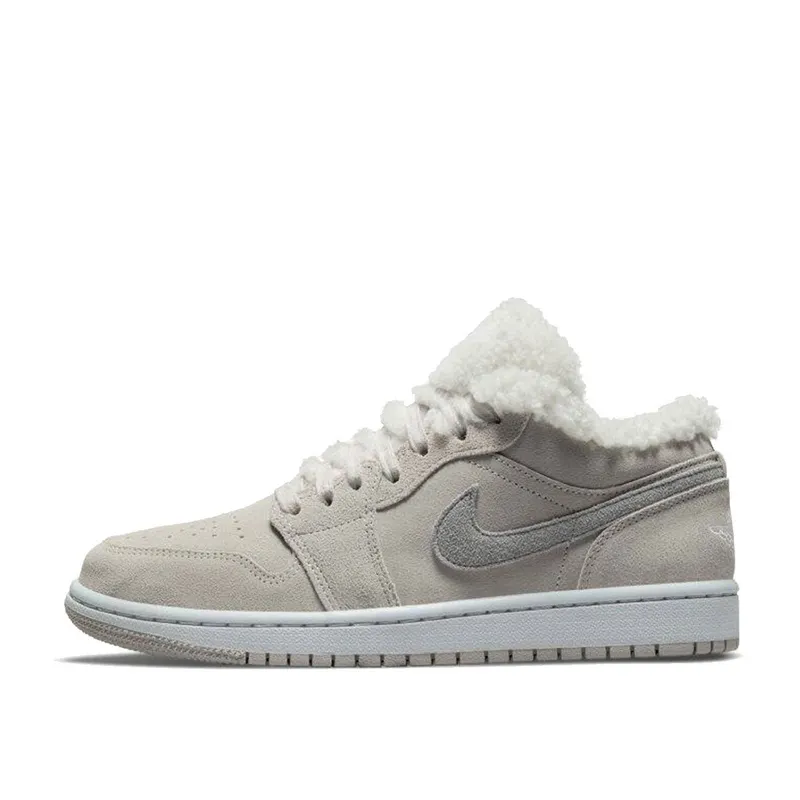 Air Jordan 1 WMNS Low SE Sherpa Fleece (DO0750-002)