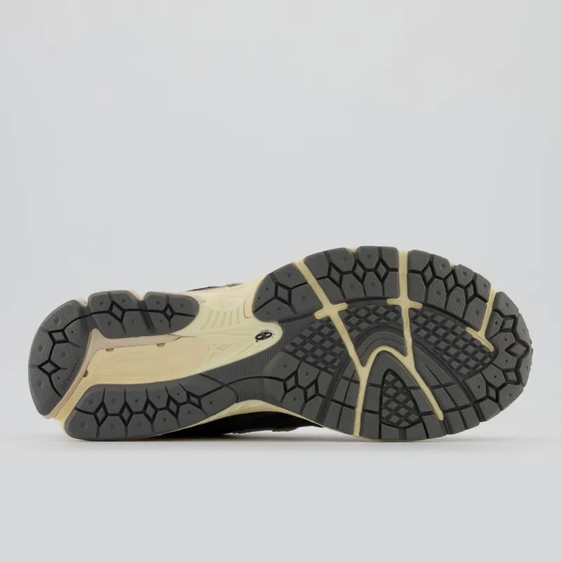 New Balance 2002R Phantom (M2002RHO)