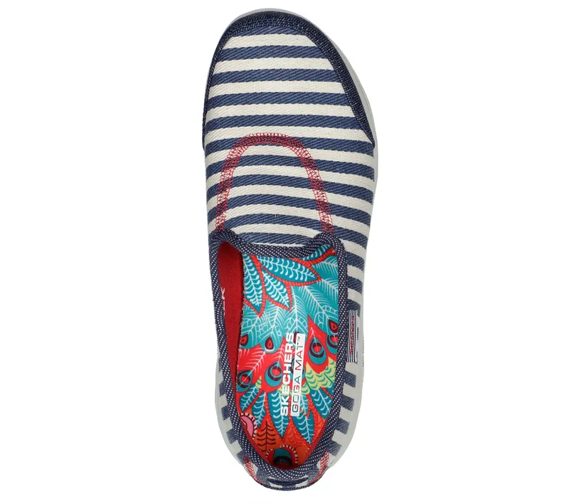 Skechers GO WALK Classic – Above Deck – Natuurlijk / Marine (124471-NTNV)
