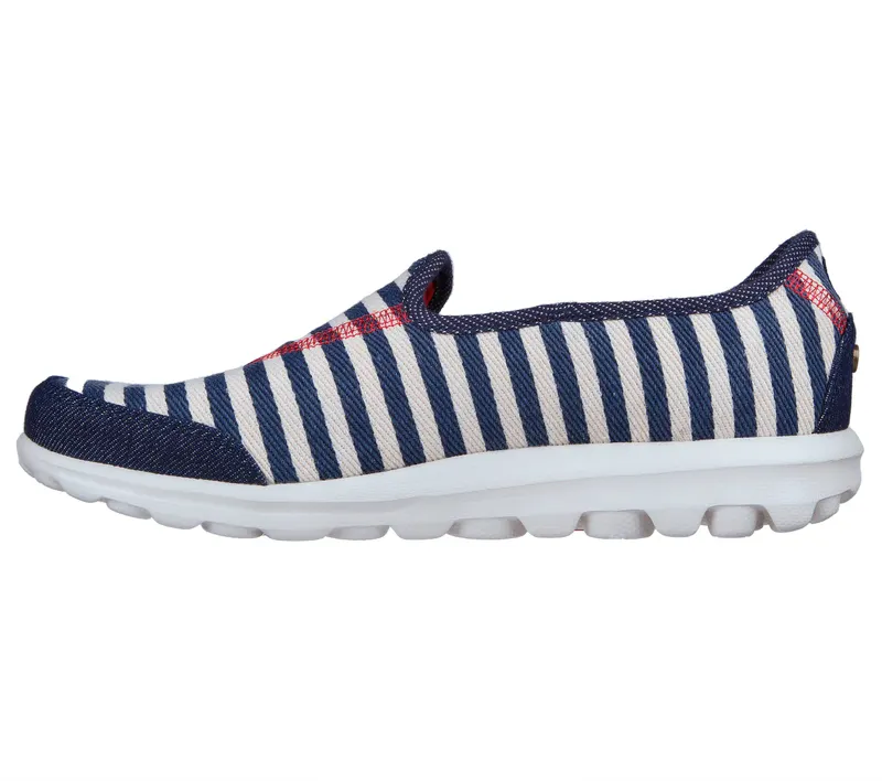 Skechers GO WALK Classic – Above Deck – Natuurlijk / Marine (124471-NTNV)