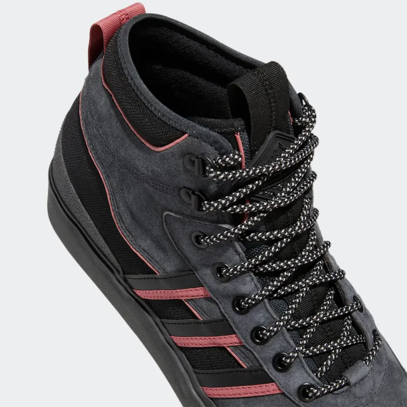 adidas Akando ATR Core Black / Wonder Red / Carbon (GX2066)