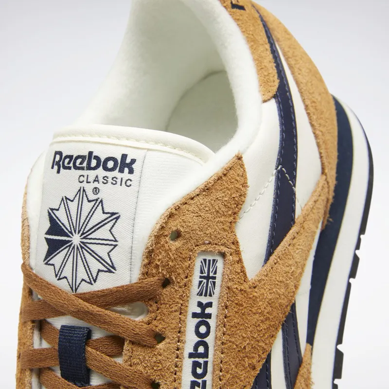 Reebok Classic Leather Schoenen Chalk / Wild Brown / Vector Navy