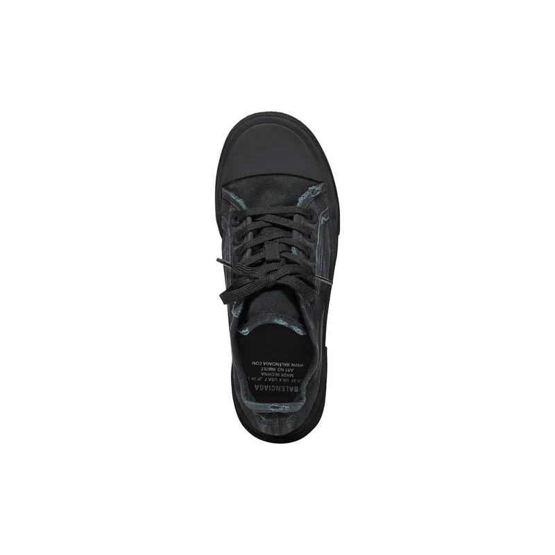 Balenciaga Paris Low Top Trainers Black (688754W3RP21010)
