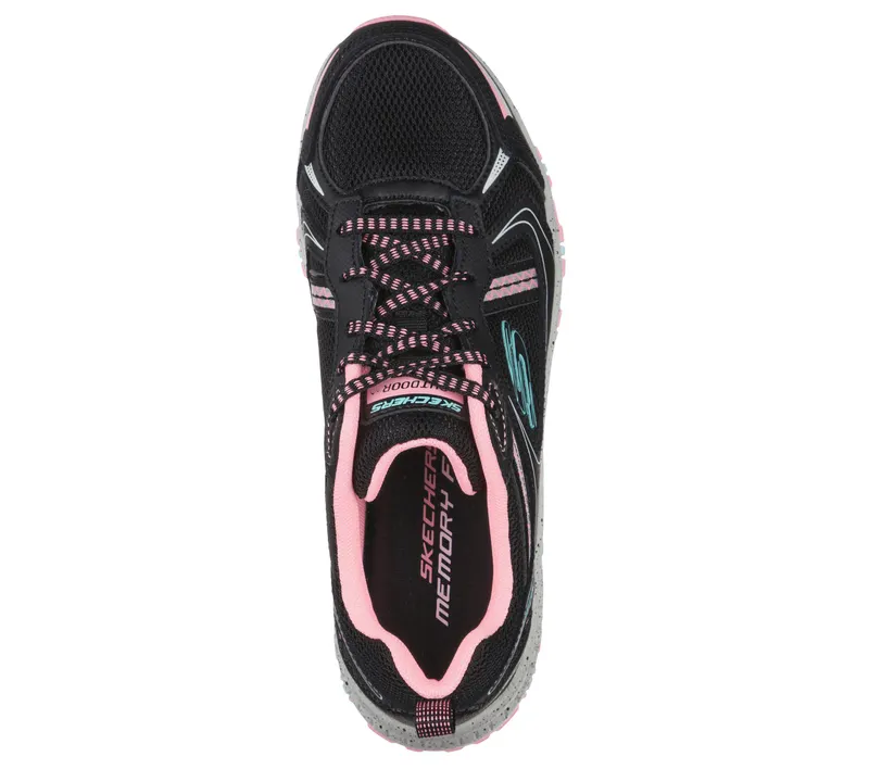 Skechers Hillcrest – Vast Adventure – Zwart / Heet Roze (149820-BKHP)