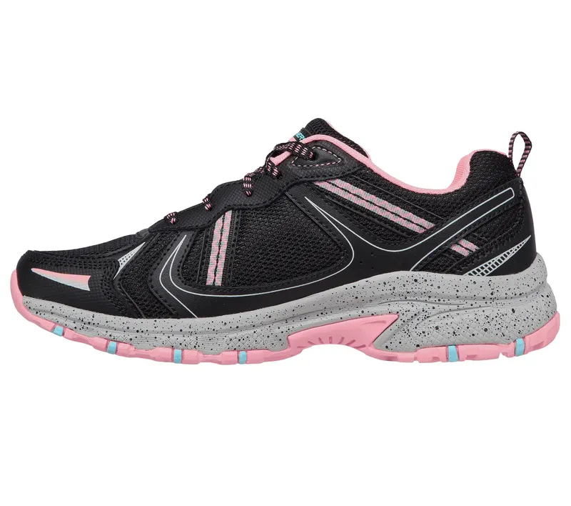 Skechers Hillcrest – Vast Adventure – Zwart / Heet Roze (149820-BKHP)