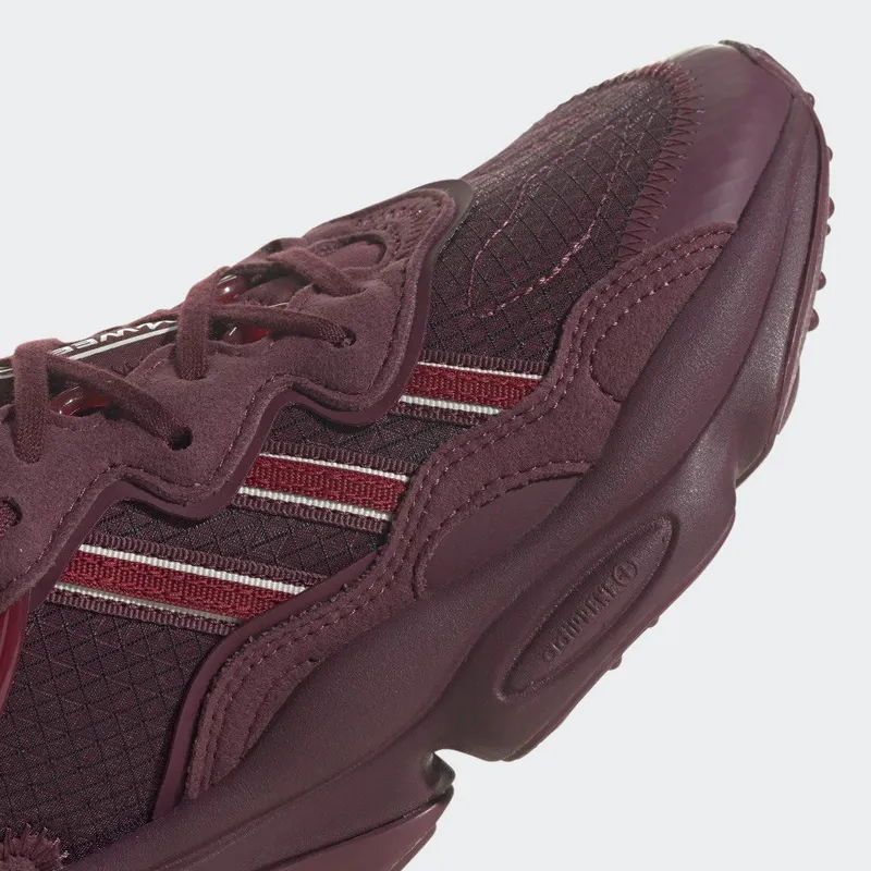 adidas OZWEEGO Victory Crimson / Cream White / Team Victory Red (GX6552)