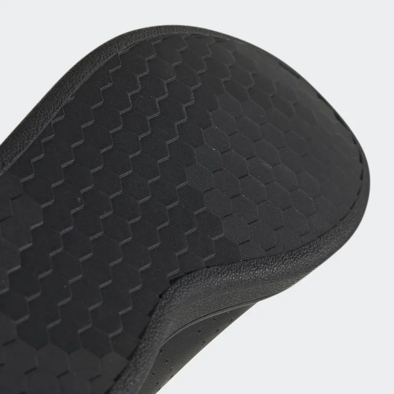 adidas Advantage Core Black / Core Black / Grey Six (EF0222)