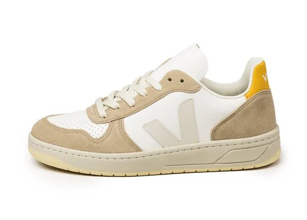 Veja V-10 Chromefree Leather Extra White / Sahara / Ouro (VX0502942B)