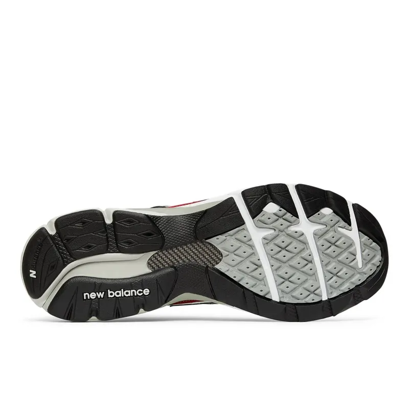 New Balance M920UKF White / Red (M920UKF)