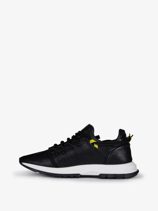 Givenchy Spectre low runners sneakers in perforated leather with zip (BH003MH0NJ-001)