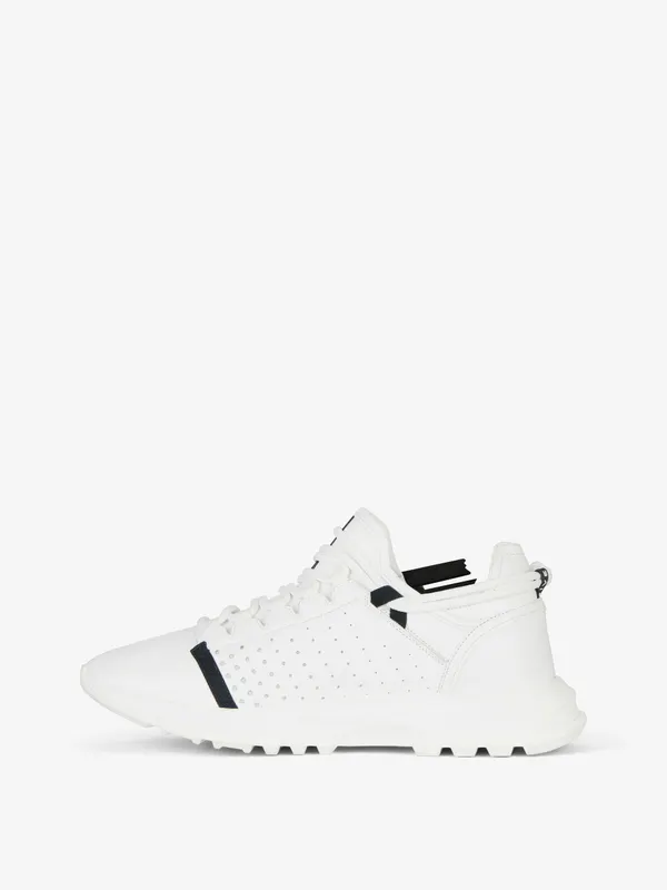 Givenchy Spectre low runners sneakers in perforated leather with zip (BH003MH0NJ-100)