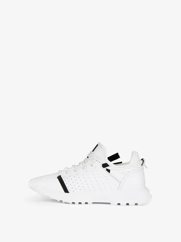 Givenchy Spectre low runners sneakers in perforated leather with zip (BE0019E0SV-116)