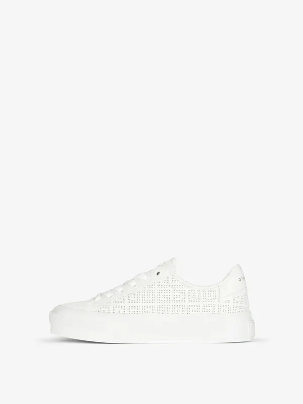 Givenchy Sneakers in 4G perforated leather (BE0027E19X-100)
