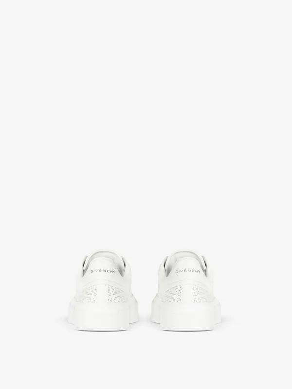 Givenchy Sneakers in 4G perforated leather (BE0027E19X-100)