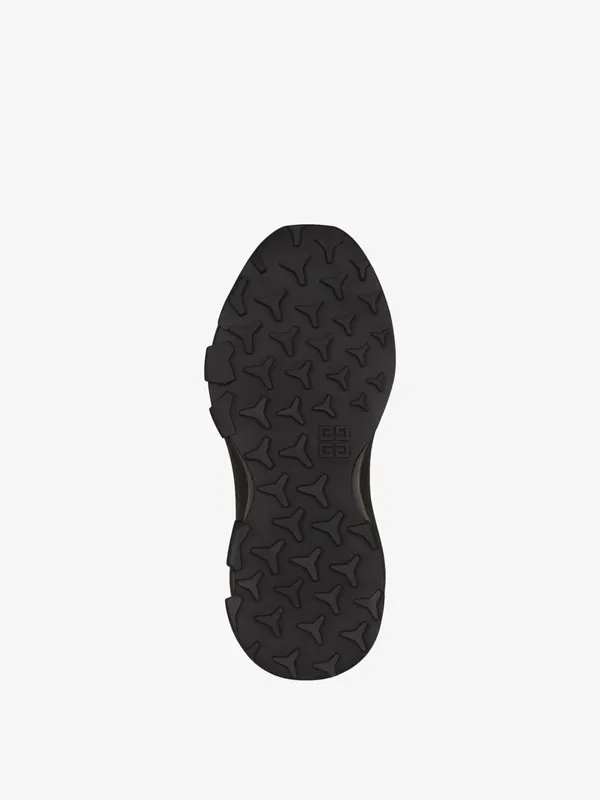 Givenchy Monumental Mallow hybrid shoes in rubber and mesh (BHZ012H10L-001)