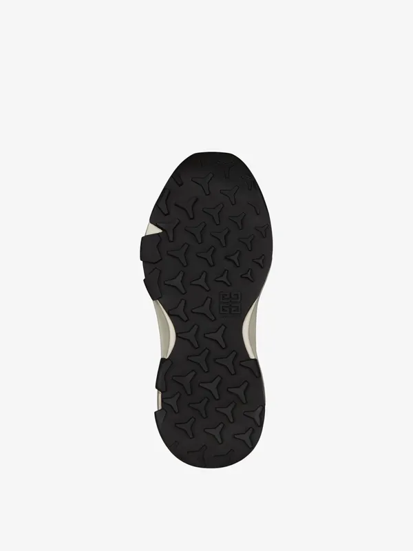 Givenchy Monumental Mallow hybrid shoes in rubber and mesh (BHZ012H10T-181)