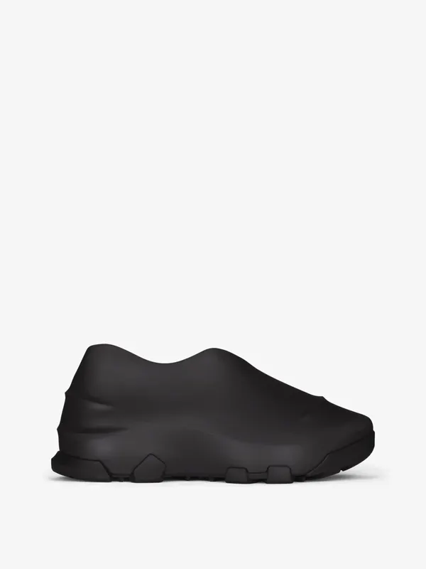 Givenchy Monumental Mallow low shoes in rubber (BHZ013H113-001)