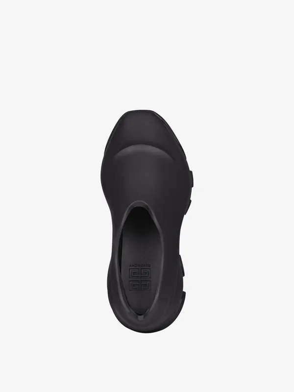 Givenchy Monumental Mallow low shoes in rubber (BHZ013H113-001)