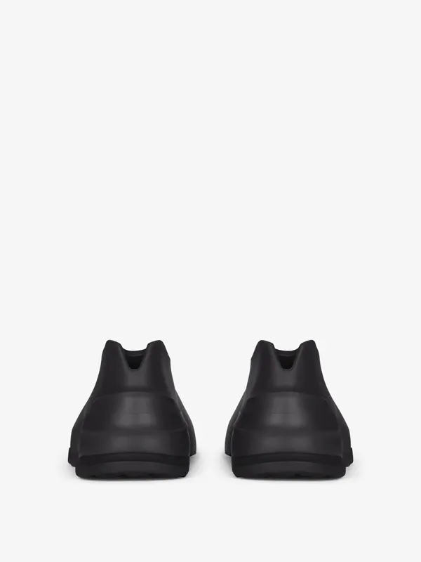 Givenchy Monumental Mallow low shoes in rubber (BHZ013H113-001)