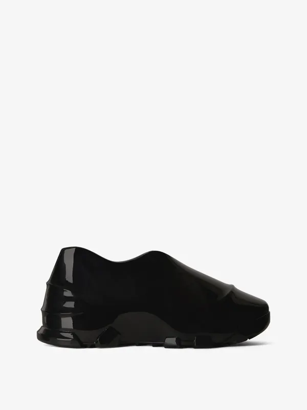 Givenchy Monumental Mallow low shoes in shiny rubber (BHZ013H11H-001)