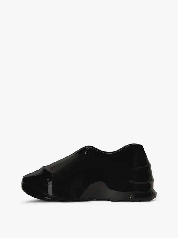 Givenchy Monumental Mallow low shoes in shiny rubber (BHZ013H11H-001)
