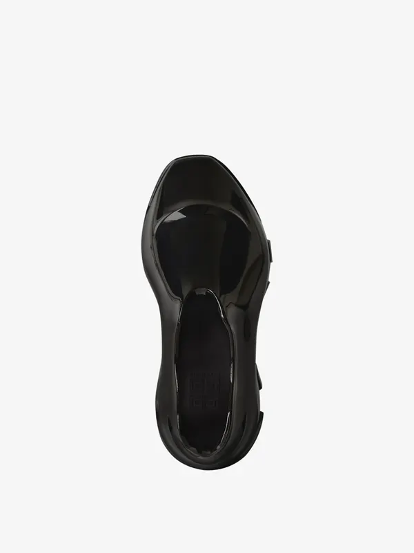 Givenchy Monumental Mallow low shoes in shiny rubber (BHZ013H11H-001)