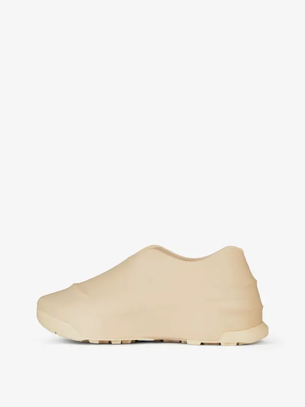 Givenchy Monumental Mallow low shoes in rubber (BHZ013H185-285)