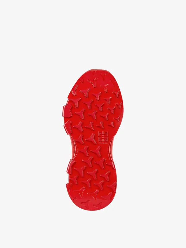 Givenchy Monumental Mallow low shoes in shiny rubber (BHZ013H189-600)